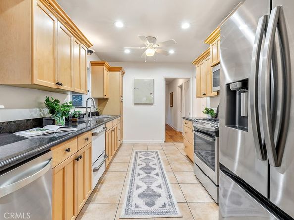 5725 Rhodes Avenue, Valley Village CA 91607