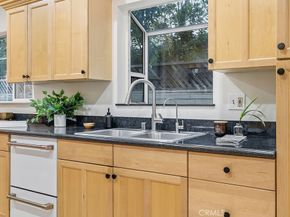 5725 Rhodes Avenue, Valley Village CA 91607