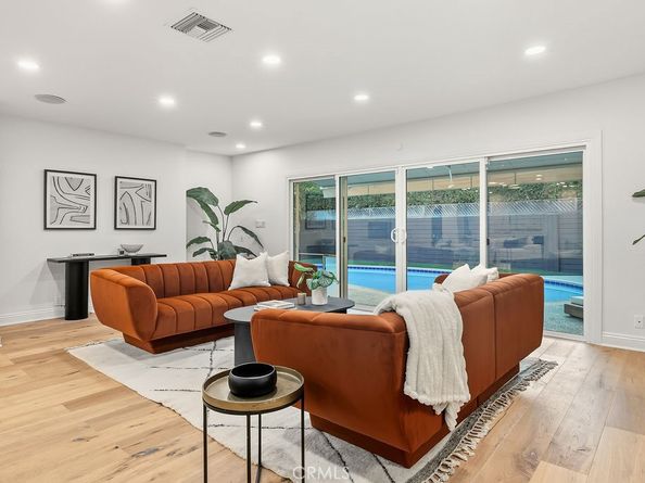 5725 Rhodes Avenue, Valley Village CA 91607