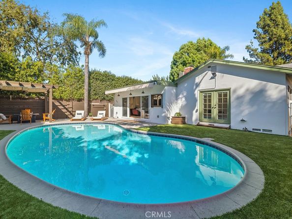 5725 Rhodes Avenue, Valley Village CA 91607