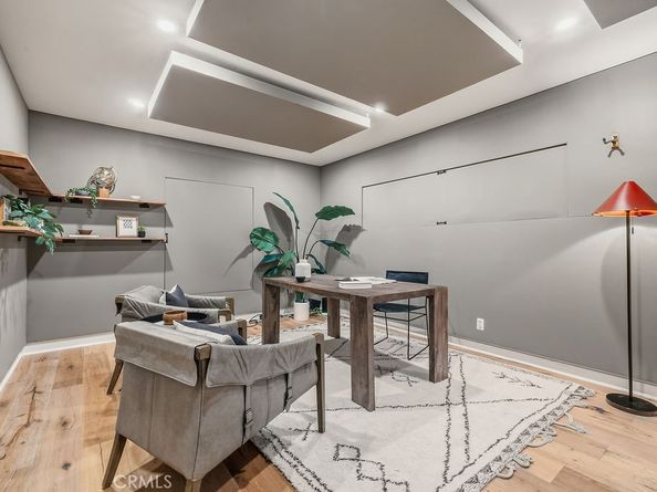 5725 Rhodes Avenue, Valley Village CA 91607