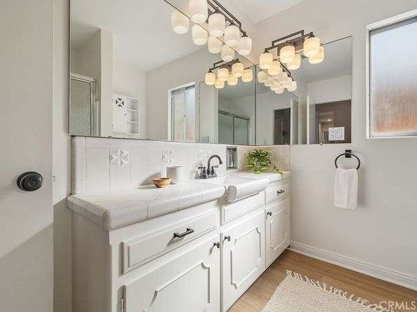 5725 Rhodes Avenue, Valley Village CA 91607