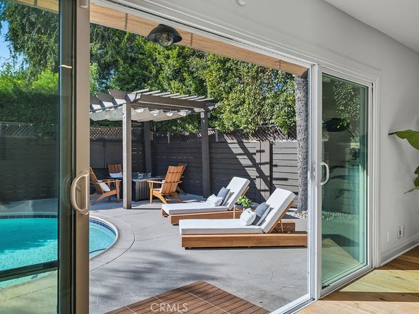 5725 Rhodes Avenue, Valley Village CA 91607