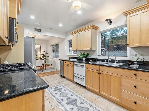 5725 Rhodes Avenue, Valley Village CA 91607