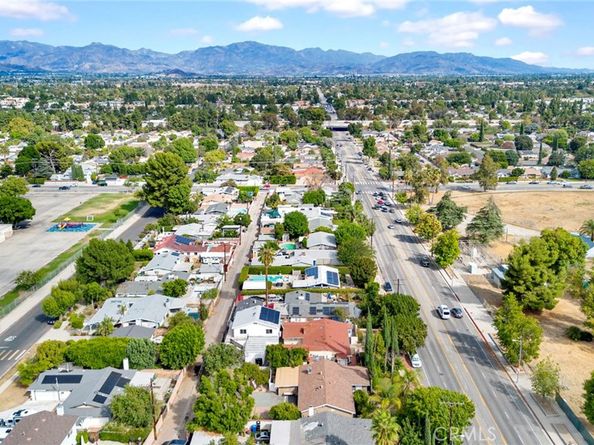 15901 Lassen Street, North Hills CA 91343