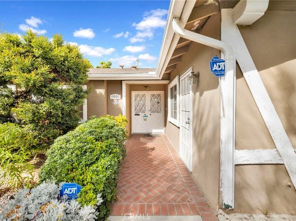 15901 Lassen Street, North Hills CA 91343