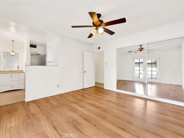 15901 Lassen Street, North Hills CA 91343