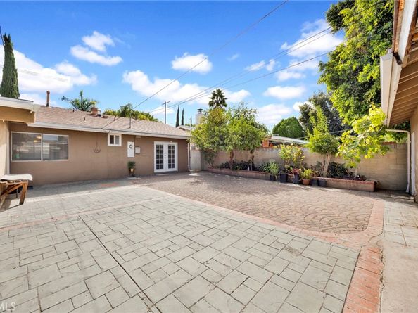 15901 Lassen Street, North Hills CA 91343