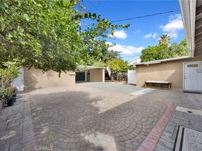 15901 Lassen Street, North Hills CA 91343