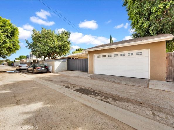 15901 Lassen Street, North Hills CA 91343