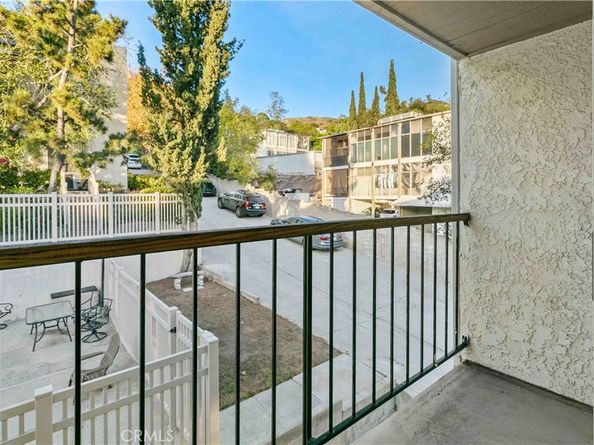 1881 Alpha Road 8, Glendale CA 91208