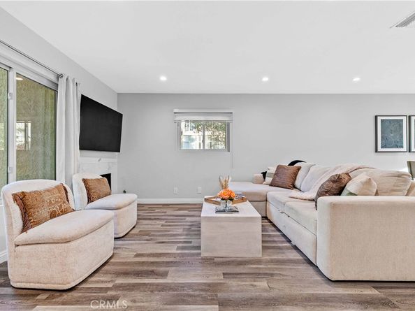 1881 Alpha Road 8, Glendale CA 91208