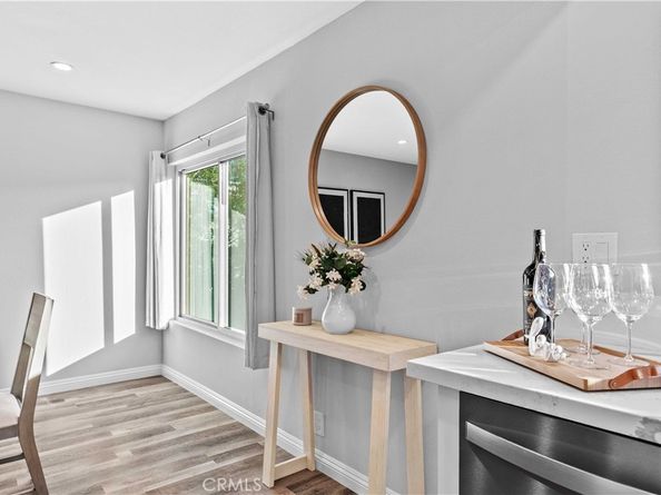 1881 Alpha Road 8, Glendale CA 91208