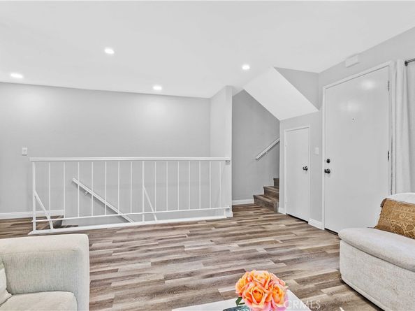 1881 Alpha Road 8, Glendale CA 91208