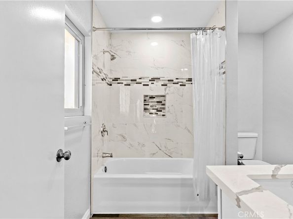 1881 Alpha Road 8, Glendale CA 91208