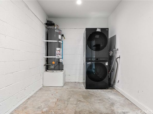 1881 Alpha Road 8, Glendale CA 91208