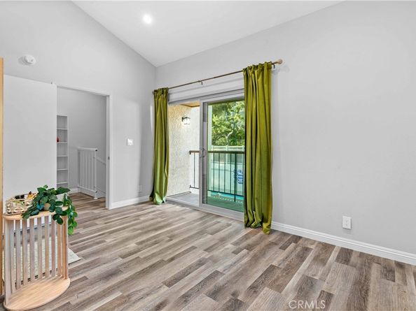 1881 Alpha Road 8, Glendale CA 91208