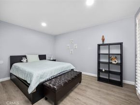 56 Lakefront 52, Irvine CA 92604