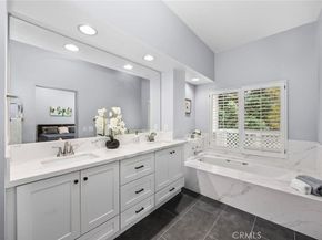 56 Lakefront 52, Irvine CA 92604