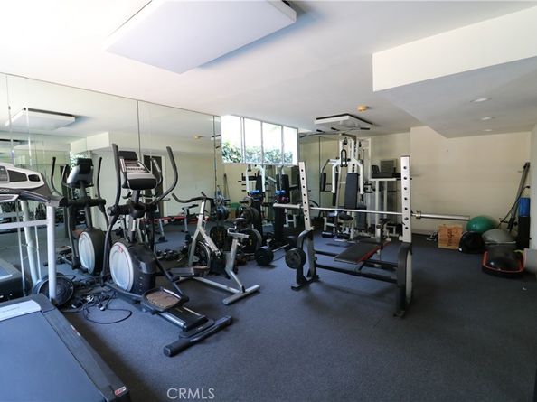 525 S Shelton Street 102, Burbank CA 91506