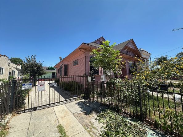 4618 Wall, Los Angeles CA 90011