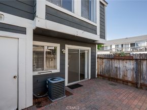 824 N Pasadena 6, Azusa CA 91702