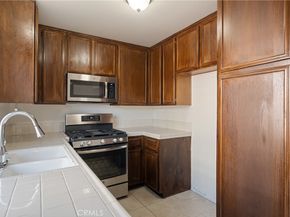 824 N Pasadena 6, Azusa CA 91702