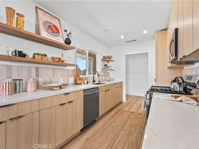 1521 Mural, Claremont CA 91711