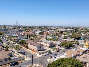 689 E 115, Los Angeles CA 90059