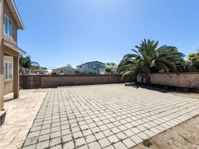 689 E 115, Los Angeles CA 90059