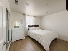689 E 115, Los Angeles CA 90059
