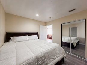 689 E 115, Los Angeles CA 90059