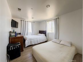 689 E 115, Los Angeles CA 90059