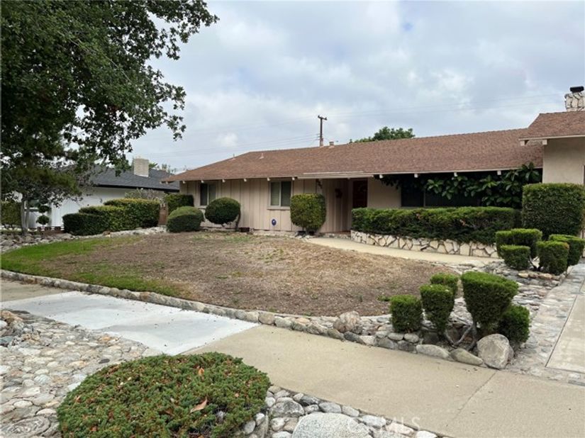 837 Maryhurst Drive, Claremont, CA 91711