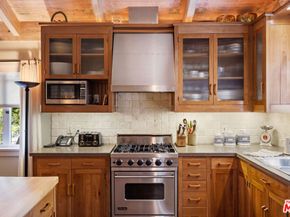 635 Greenleaf Canyon Boulevard, Topanga CA 90290