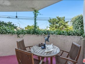 2115 3rd Street 102, Santa Monica CA 90405