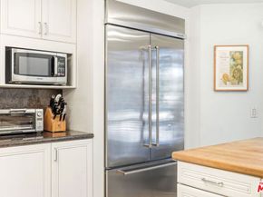 2115 3rd Street 102, Santa Monica CA 90405