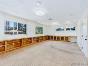 9520 Poole St, La Jolla CA 92037
