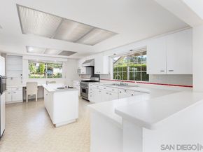 9520 Poole St, La Jolla CA 92037