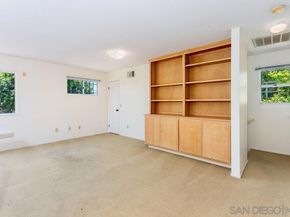 9520 Poole St, La Jolla CA 92037