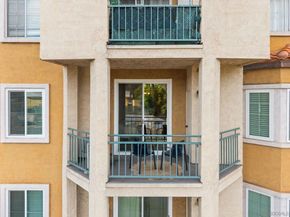2250 Camino de la Reina 202, San Diego CA 92108