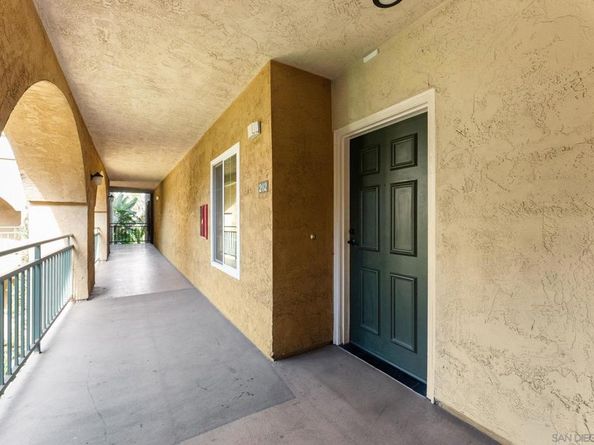 2250 Camino de la Reina 202, San Diego CA 92108