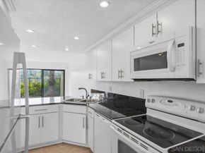 8725 Caminito Abrazo, La Jolla CA 92037