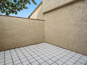 8725 Caminito Abrazo, La Jolla CA 92037