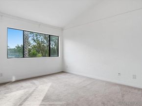 8725 Caminito Abrazo, La Jolla CA 92037