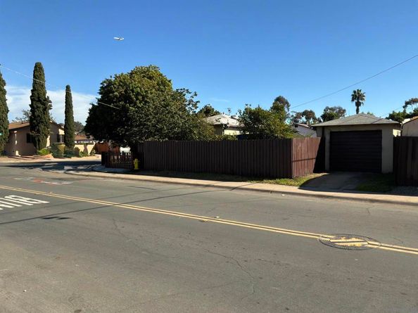 3305 Steel St, San Diego CA 92113