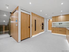 7376 Fay Ave, La Jolla CA 92037