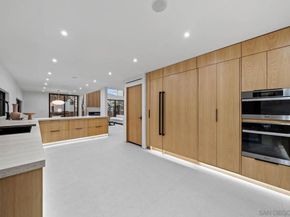 7376 Fay Ave, La Jolla CA 92037