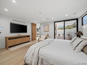 7376 Fay Ave, La Jolla CA 92037