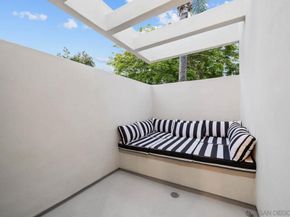 7376 Fay Ave, La Jolla CA 92037